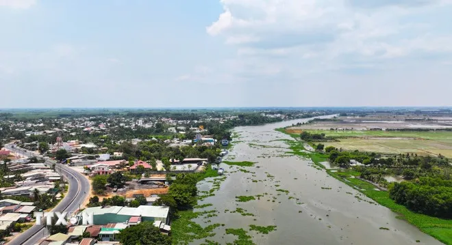 Sông Vàm Cỏ Đông nhìn từ trên cao, Long An, Việt Nam